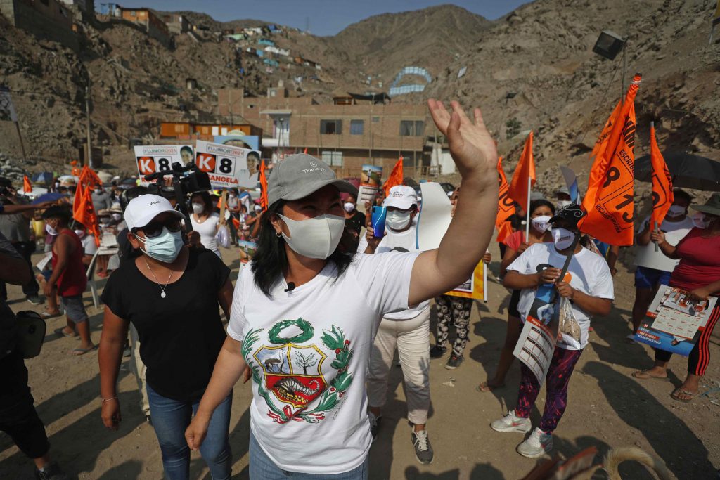 Keiko Fujimori pide la paz, pero se lanza contra Pedro Castillo