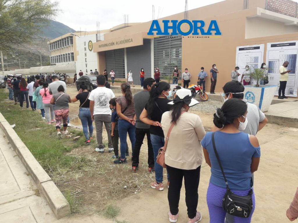 Falta de miembros de mesa genera aglomeración en locales de votación
