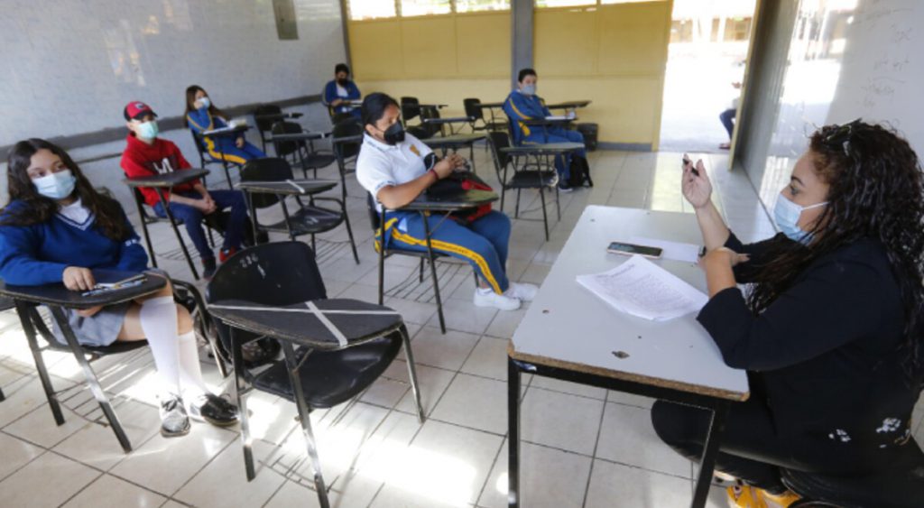 Más de 17 000 colegios rurales volverían a la presencialidad