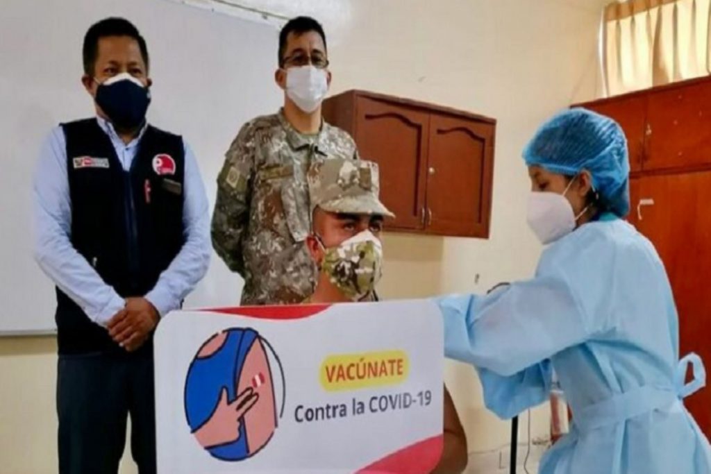 El 99% de miembros de las fuerzas armadas ya recibió las 2 dosis contra el virus