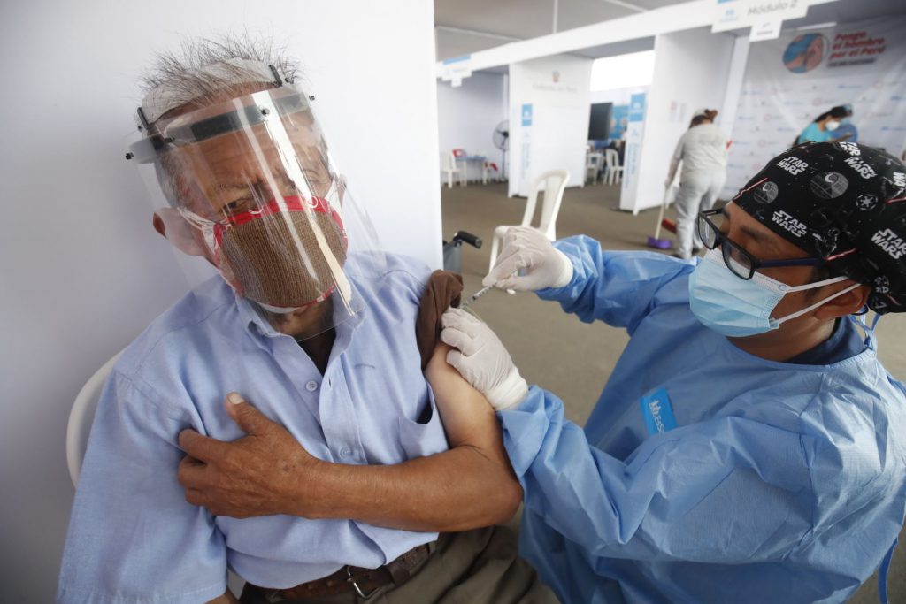 Abril cerró con más de un millón de vacunados