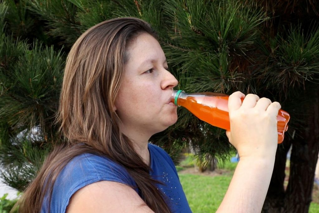 Consumo de gaseosas aumenta riesgo de padecer insuficiencia renal