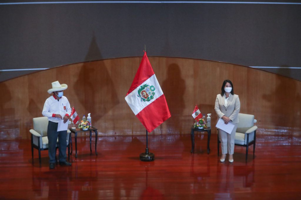 Pedro Castillo y Keiko Fujimori suscriben adhesión a Proclama Ciudadana