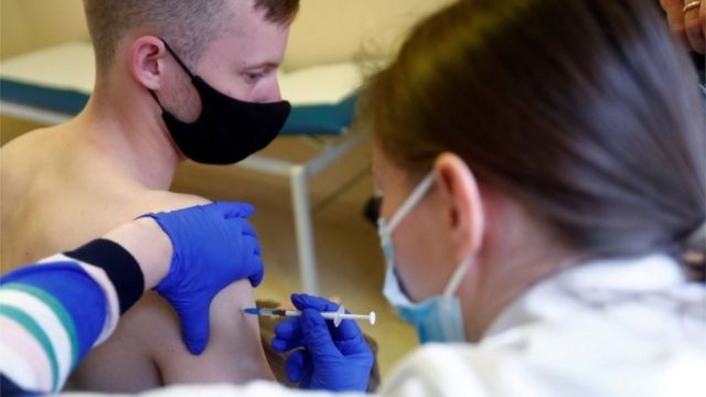 Inicia Vacunación contra la COVID-19 de adolescentes entre 12 a 15 años en EE.UU.