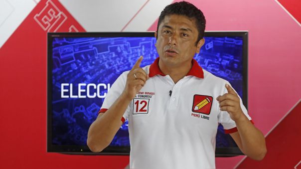 #Ahora 👉👇 Guillermo Bermejo sobre audio: “Es editado y fue sacado de contexto” 👇#Política Guillermo Bermejo, virtual parlamentario de Perú Libre por Lima, habló sobre el audio donde se le escucha criticar la democracia en el Perú y afirmar que si llegara al poder, no lo dejaría, ya que la intención, según se oye, es “establecer un proceso revolucionario en el Perú”.