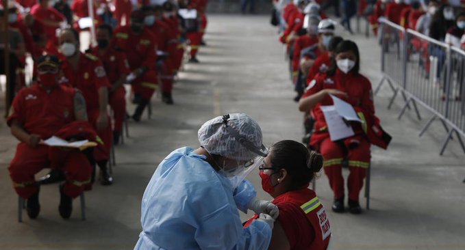 Bomberos en Huánuco esperan recibir la vacuna contra la COVID-19