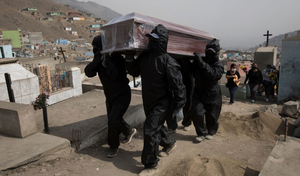 Perú registra 1 955 469 contagios y 69.342 muertes por COVID-19
