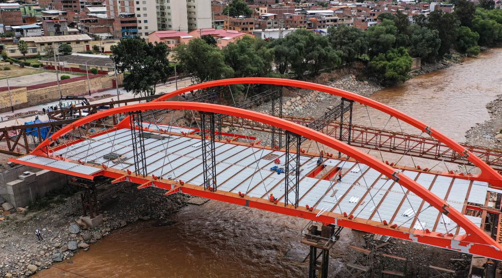 Puente Plavetich podría ser entregado para el aniversario de Huánuco