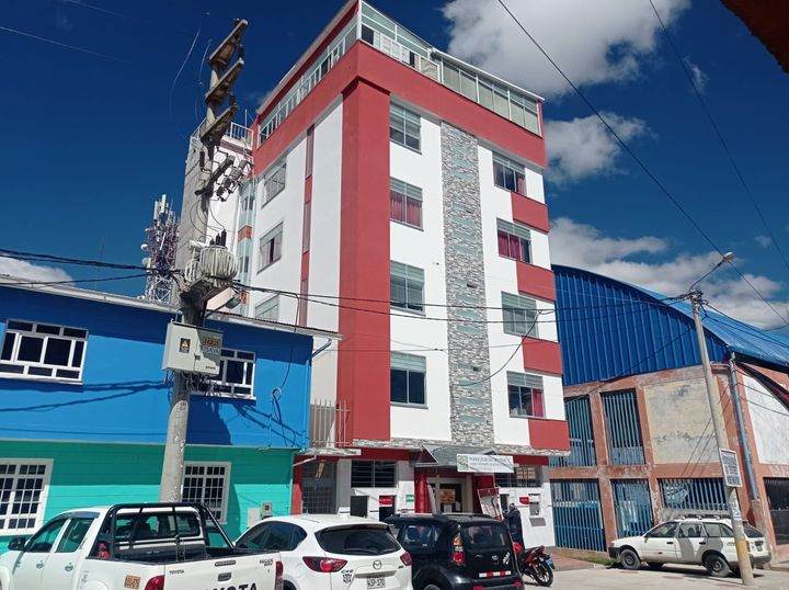 Sentencian a catedrático y estudiantes cómplices por cobro para aprobar curso