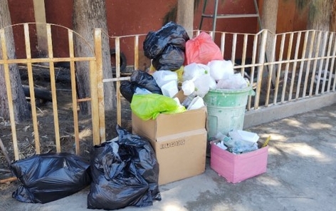 Advierten sobre inadecuado manejo de residuos biomédicos en centro de vacunación