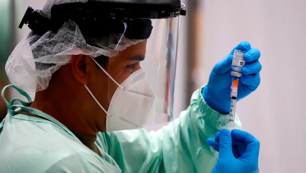 Científicos afirman tener la solución para evitar trombos tras vacunación