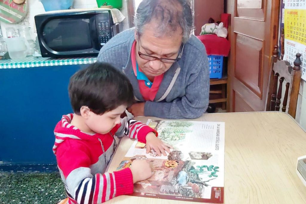 Perú conmemora hoy Día del Padre bajo inmovilización obligatoria