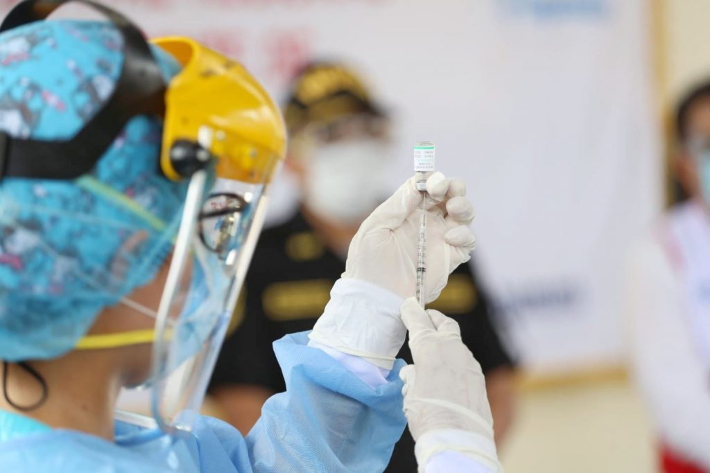 Gobierno firmó acuerdo para adquirir un millón de vacunas de Sinopharm