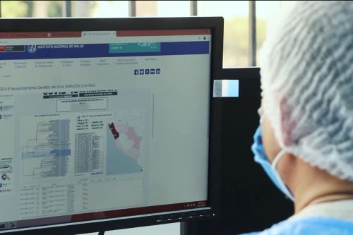 Caen a la mitad contagios, hospitalizaciones y muertes por la COVID-19