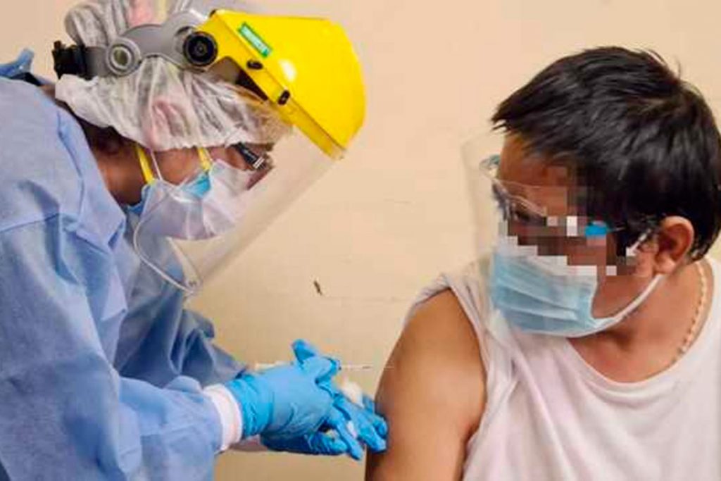 Perú está vacunando a un promedio de 100 000 personas al día