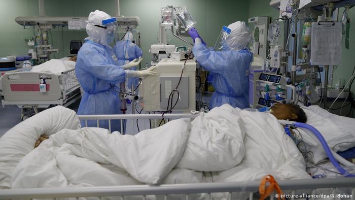 El hombre que ha estado infectado de coronavirus durante diez meses seguidos