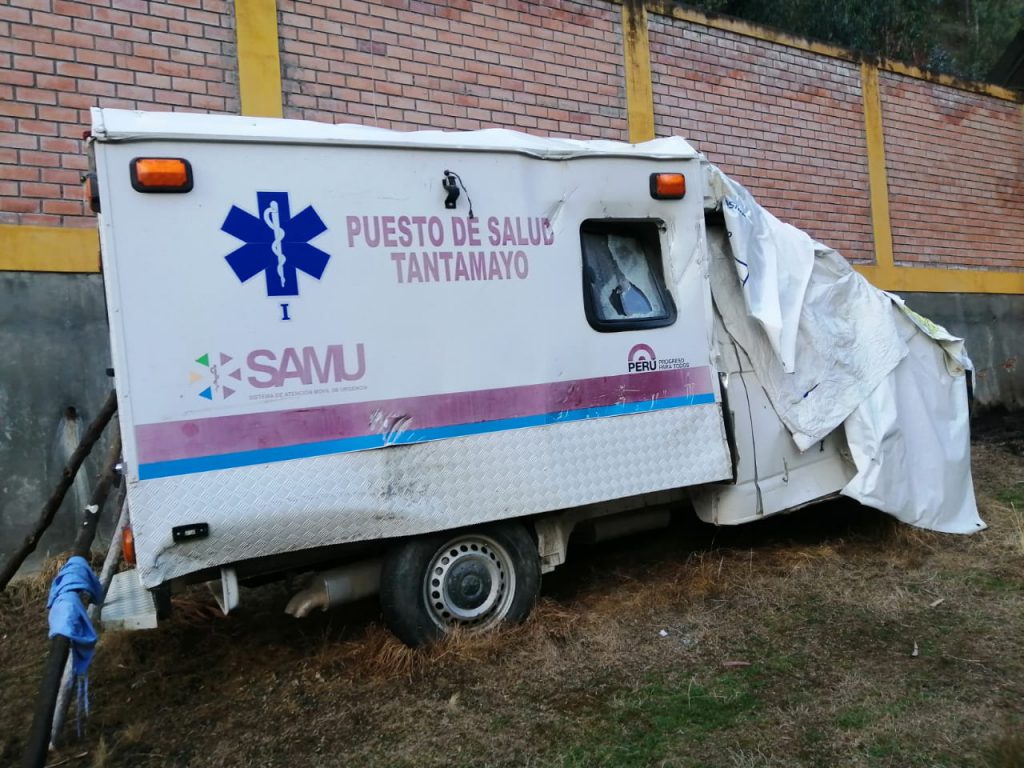 Ambulancia del puesto de salud de Tantamayo tiene un año abandonada