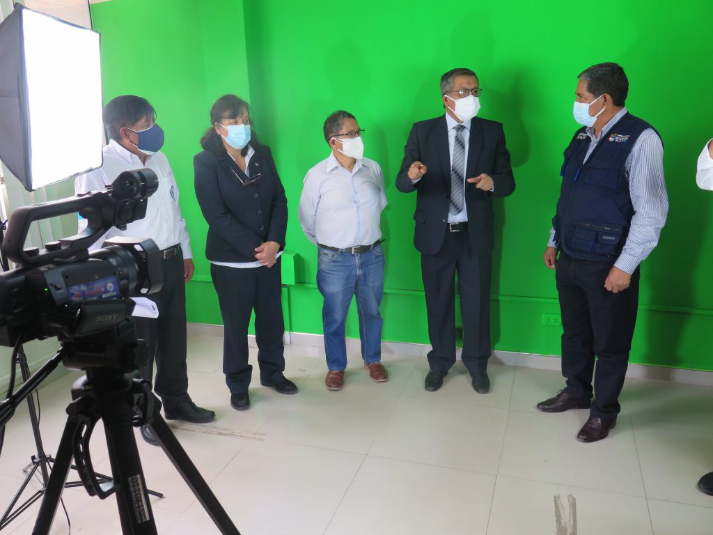 Dirección Regional de Educación inaugura sala de televisión digital