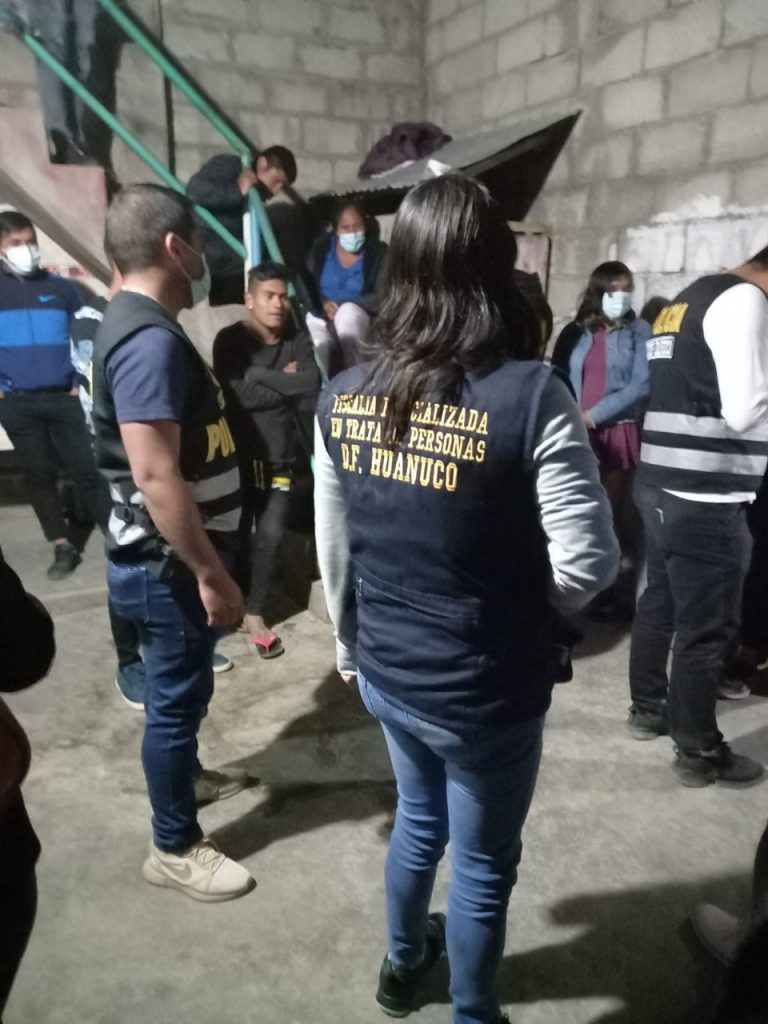 Encarcelan por nueve meses a proxenetas de Ambo