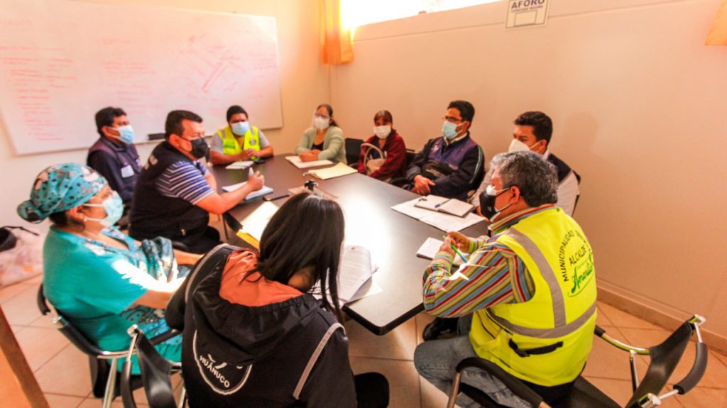 Gestionan perfil y expediente técnico para construcción de centros de salud en Llicua y La Esperanza
