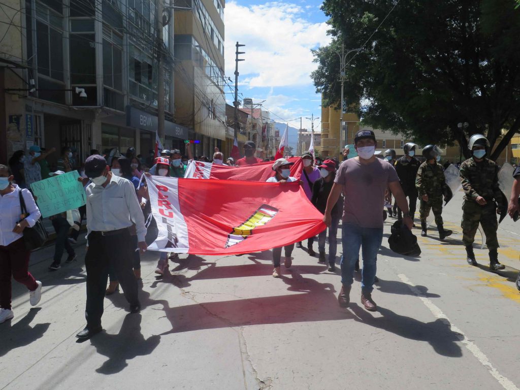 Seguidores de Castillo se movilizaron por presunto fraude