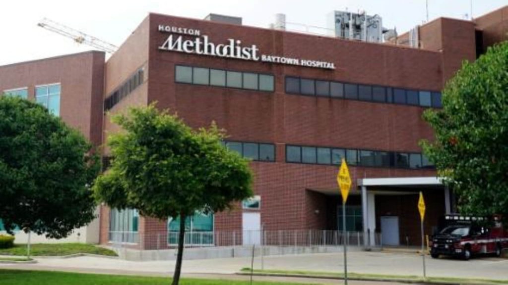 Hospital de EE. UU. despide a más de 150 trabajadores por no vacunarse contra la COVID-19
