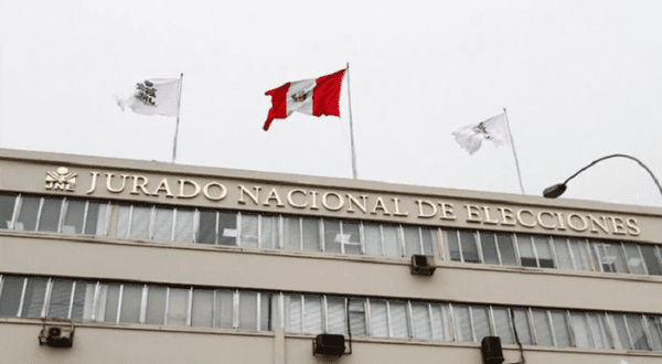 JNE iniciará evaluación legal tras renuncia de Luis Arce Córdova