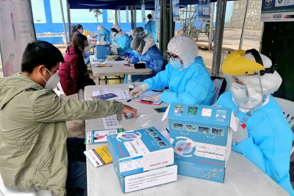 Perú reporta 1098 contagios y 49 fallecidos en 24 horas