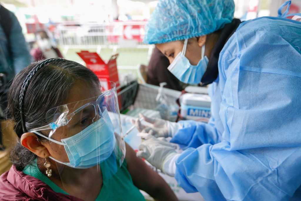 COVID-19: ningún vacunado estuvo grave ni necesitó hospitalización por variante Delta