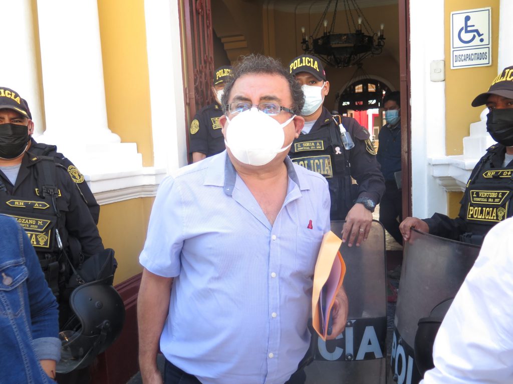 Congresista Picón llama “delincuentes” al gobernador Alvarado y al exgobernador Alva