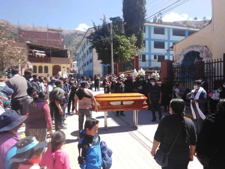 Dan último adiós a presidente de la comunidad campesina San Juan Bautista de Huariaca