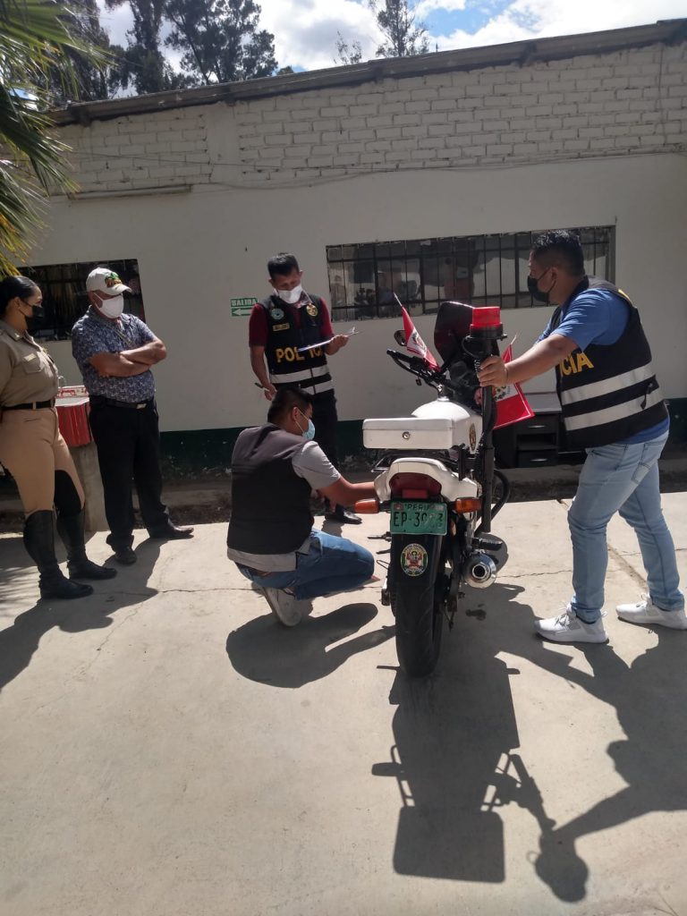 Detenido policía acusado de sustraer gasolina