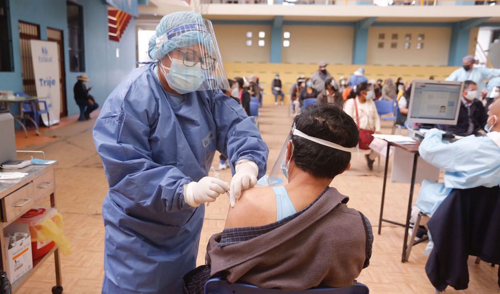 Más de 4 611 000 ciudadanos recibieron su primera dosis contra la COVID-19