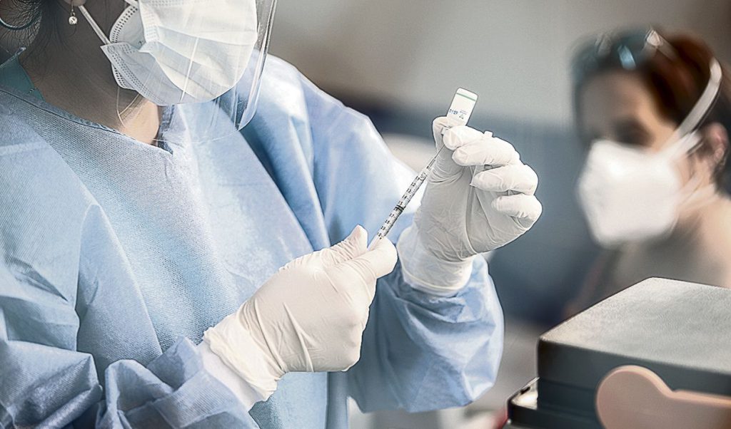 Aprueban uso de vacuna de Johnson & Johnson en Perú y ya evalúan a la Sputnik V