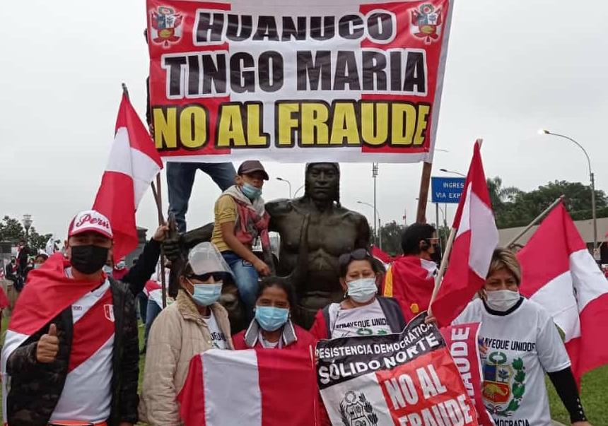 Huanuqueños participaron en marcha nacional a favor de Keiko Fujimori