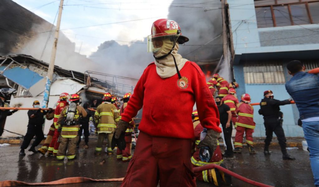 Congreso aprobó otorgar una pensión mensual y vitalicia a bomberos voluntarios del Perú