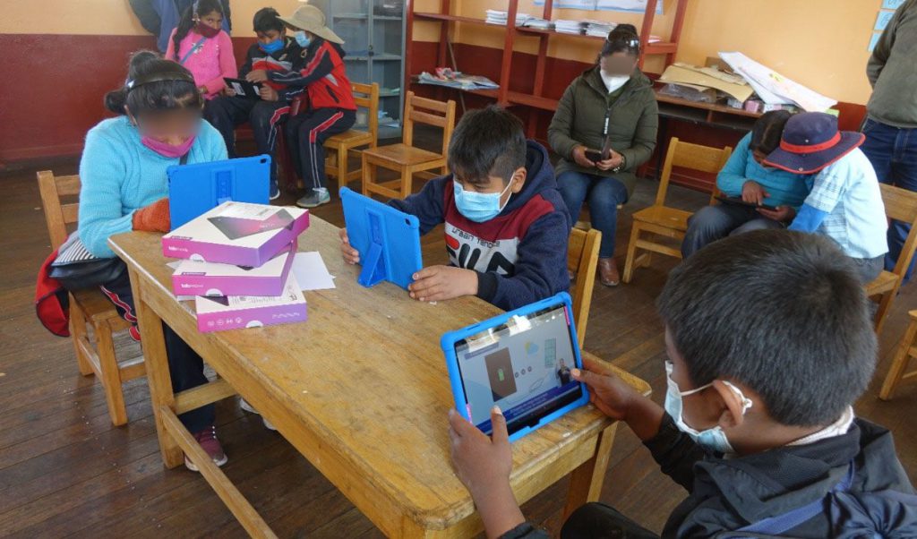 Minedu: 13 regiones ya cuentan con clases semipresenciales por descenso de cifras