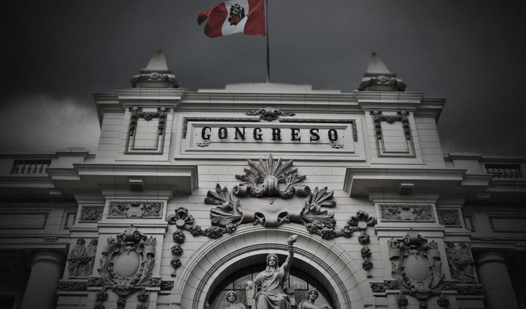 Congresistas del periodo 2020-2021 culminan funciones tras juramentación de nuevos parlamentarios