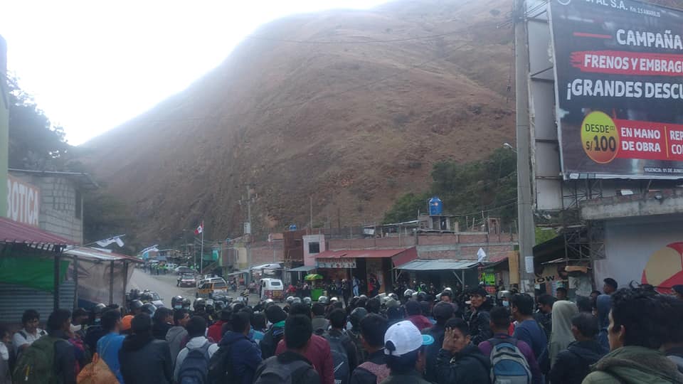 Pobladores enardecidos