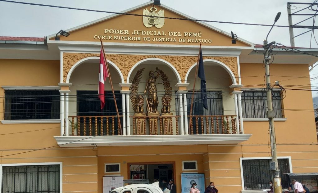 acusado de usurpación