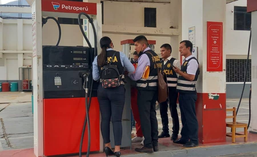 detenidos trabajen en la institución