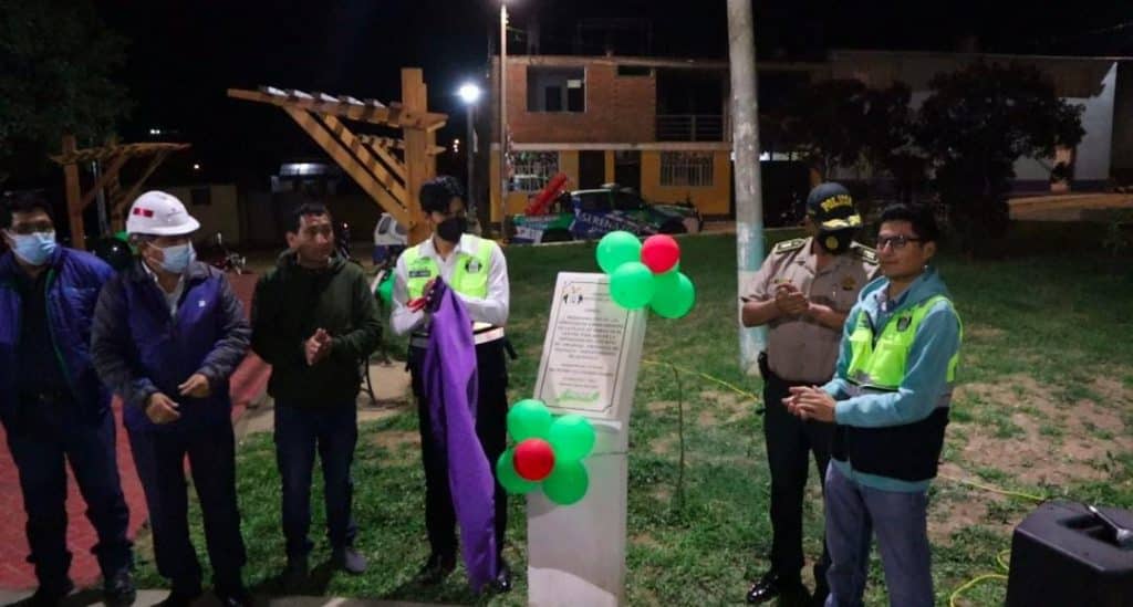 Inauguran Plaza