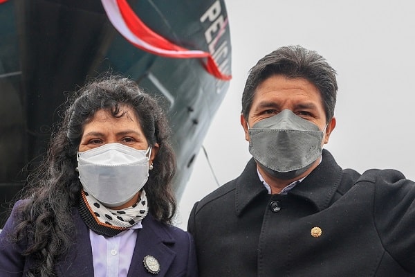 Pedro Castillo y esposa