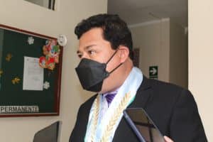 Giles no asumirá alcaldía