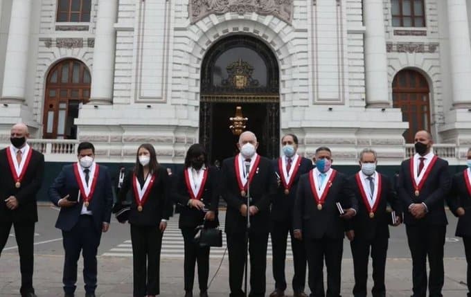 renuncia de Castillo