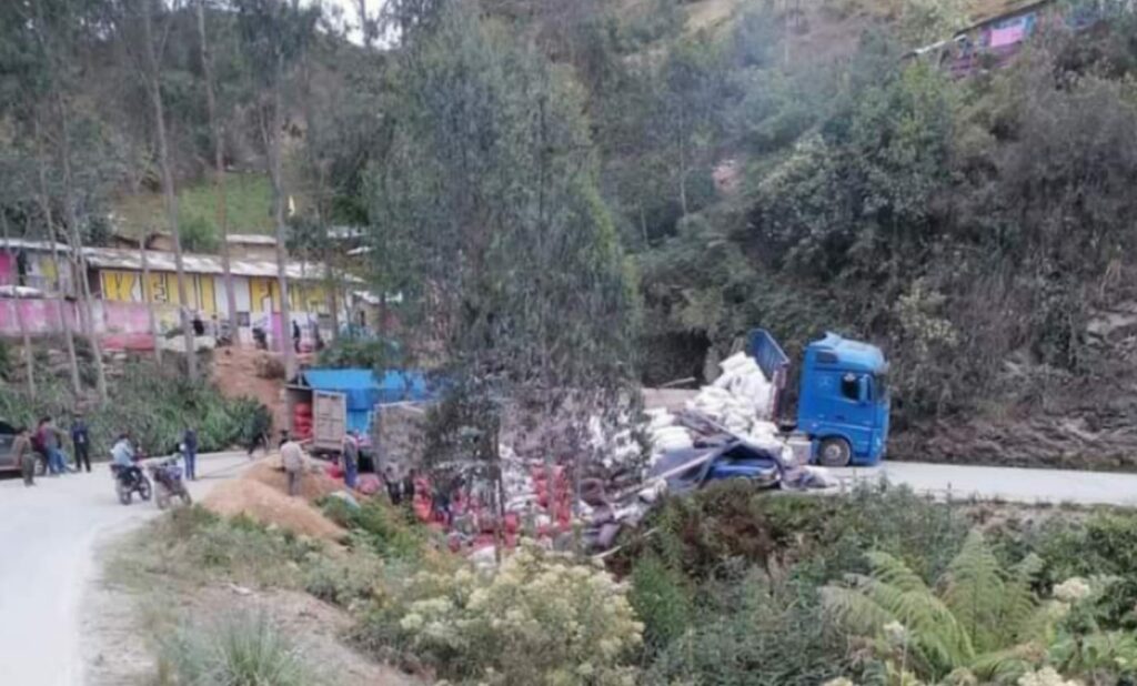 Trailer sufre accidente