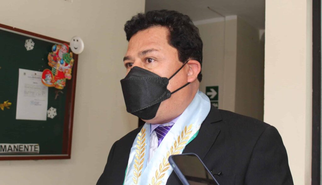 Rodolfo Espinoza Ceballos aclaró que no existe ninguna ilegalidad en la defensa realizada por el abogado de Erasmo Fernández.