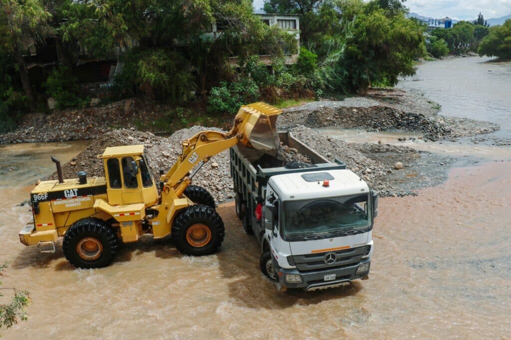 limpieza en ríos Higueras y Huallaga