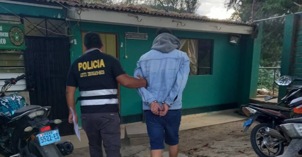 robó celular a una menor