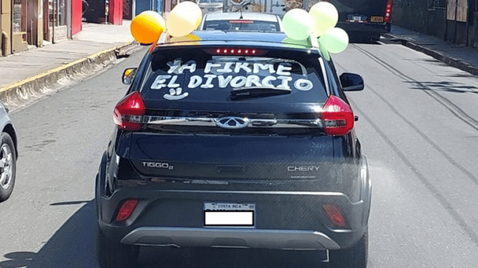 Costa Rica: Hombre celebró su divorcio y se hizo viral en redes
